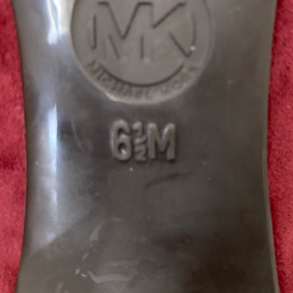 🆕 NWOT, MICHAEL, Michael Kors, Suede, Pointed Toe Pumps, Burgundy, Size 6 1/2M - Picture 4 of 4